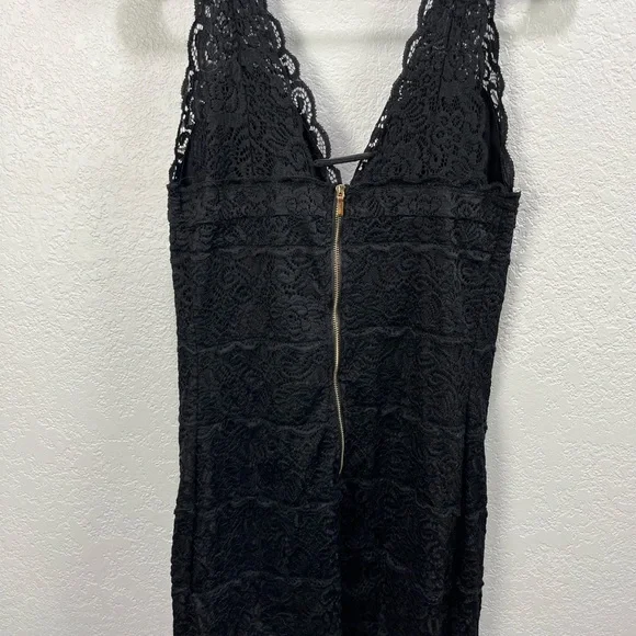 Bebe Women’s Mini‎ Black Lace Dress Lace Feminine Sleeveless back zip Sz L Party - Picture 10 of 11